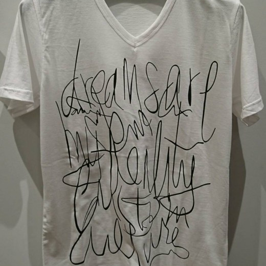 新作VネックプリントTシャツ入荷！