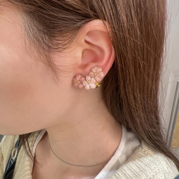 刺綉的花飾品*期間限定