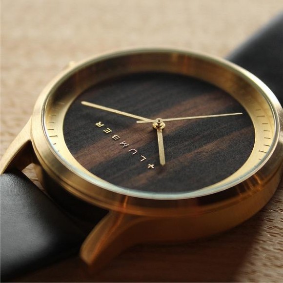 文字盤が大きく見やすい木製腕時計「WATCH 5500」