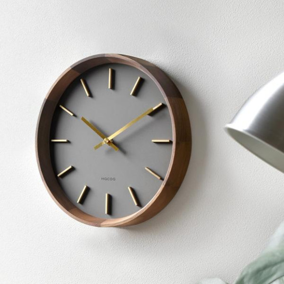 ウォールナットと真鍮の壁掛け時計「Frame Clock Circle」