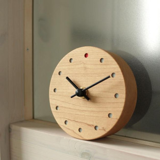 場所を選ばない木製時計「Wall Clock Mini」