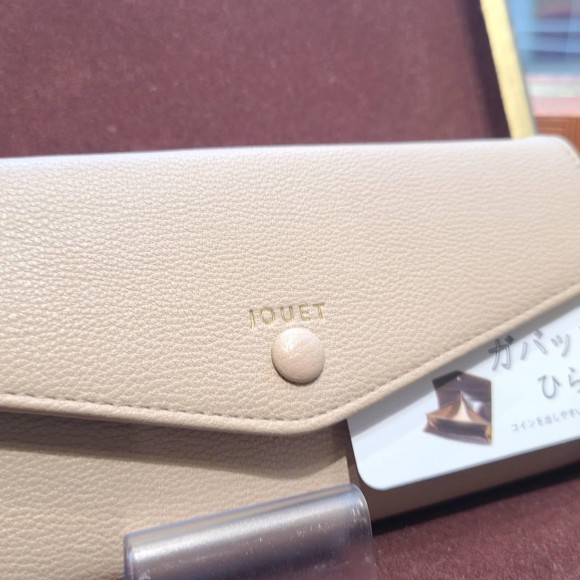 Port ／大きく開くのがポイント◎ J6441くるみボタン長財布
