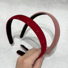 headband อยู่กับเพชร