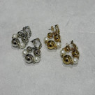 メタルボールとパール付きピアス