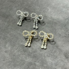 ビジューリボン　イヤリング