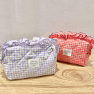 チェック柄キルティングフリルポーチ