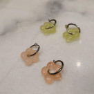 フラワーアクリルフープイヤリング
