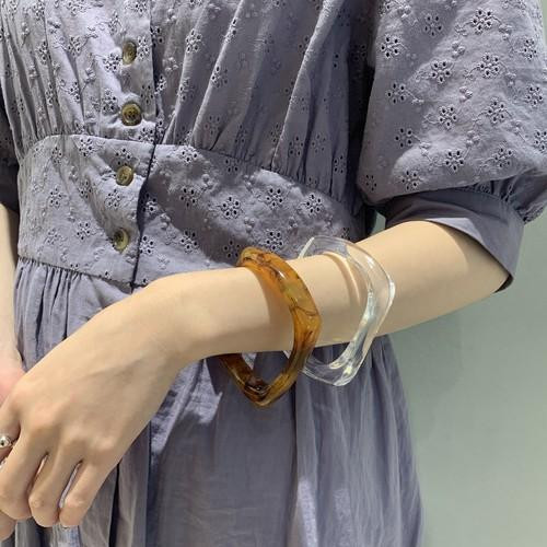 ニュアンス スクエア アクリル バングル