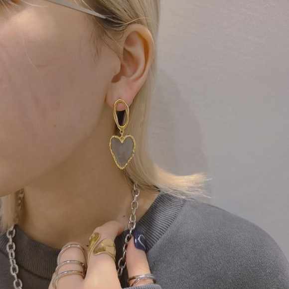 ロング ハート モチーフ ピアス 