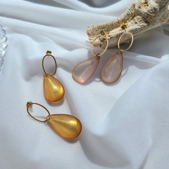 シャイニー ドロップ アクリル ピアス 