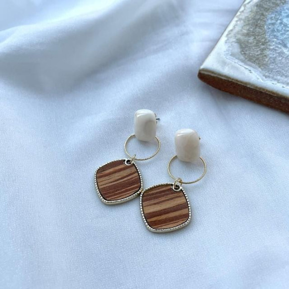 ニュアンス デザイン ウッド ピアス
