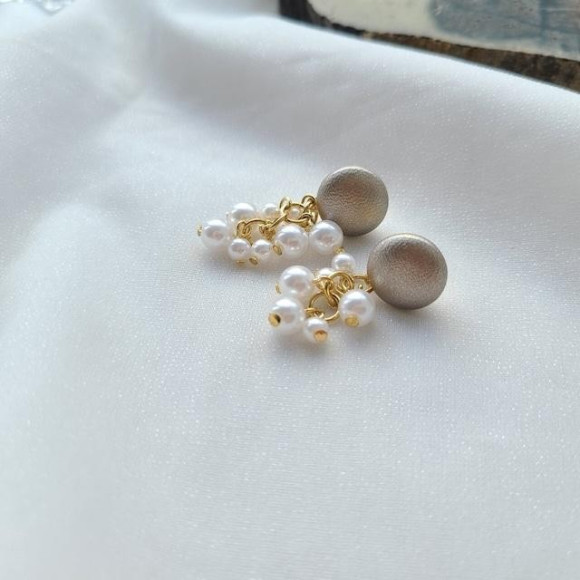 ミニ パール レザー ピアス