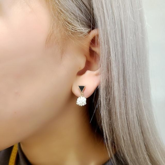 ミニボール パール モチーフ ピアス