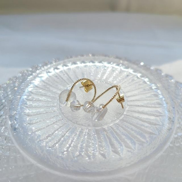 カットアクリル メタルワイヤー ピアス