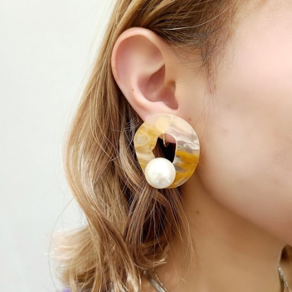 アクリル カラー モチーフ パール イヤリング