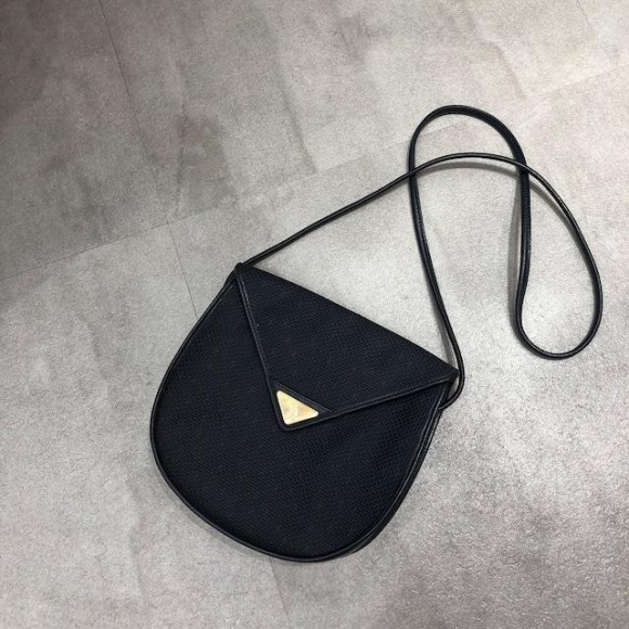 vintage YVES SAINT LAURENT(イヴ・サンローラン）ショルダーバッグ
