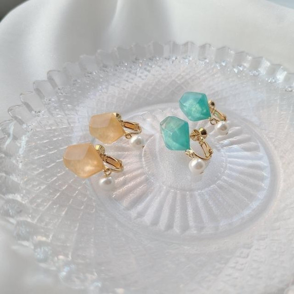 ミニ パール アクリル イヤリング
