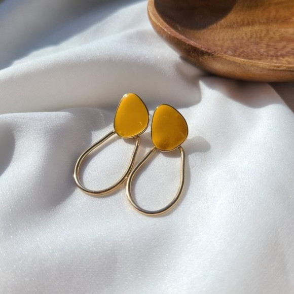 カラー アクリル ポイント ピアス