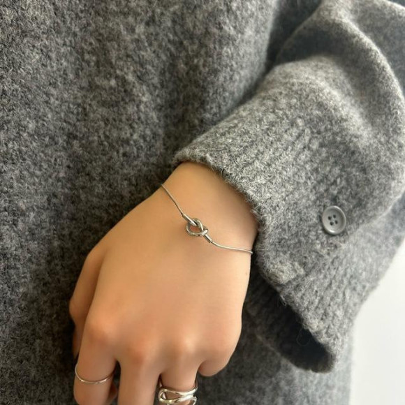 【金属アレルギー対応】ノット スネークチェーン ブレスレット/サージカルステンレス