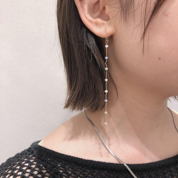 カラフルなストーンが可愛らしい！ペール トーン ビーズ ロング ピアス