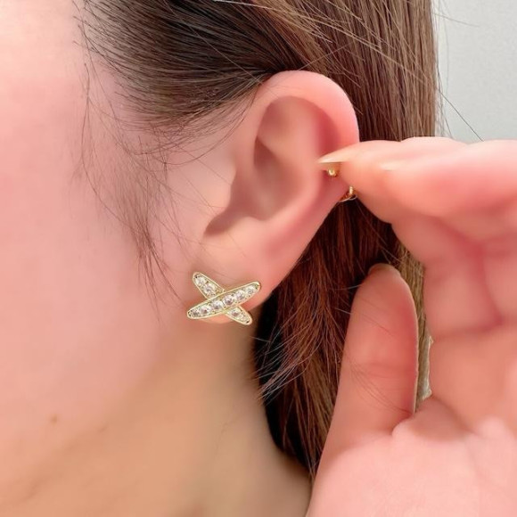 【金属アレルギー対応】クロスデザイン ビジュー ピアス/silverポスト