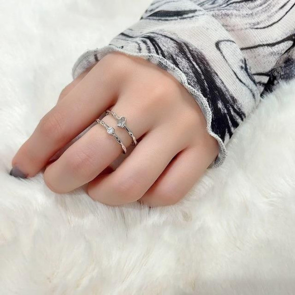 ダブルライン ビジュー リング 