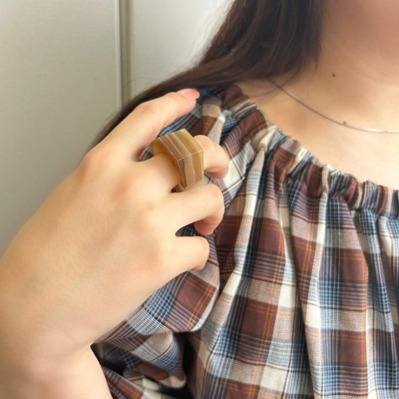 変形 カラー アクリル ボリューム リング