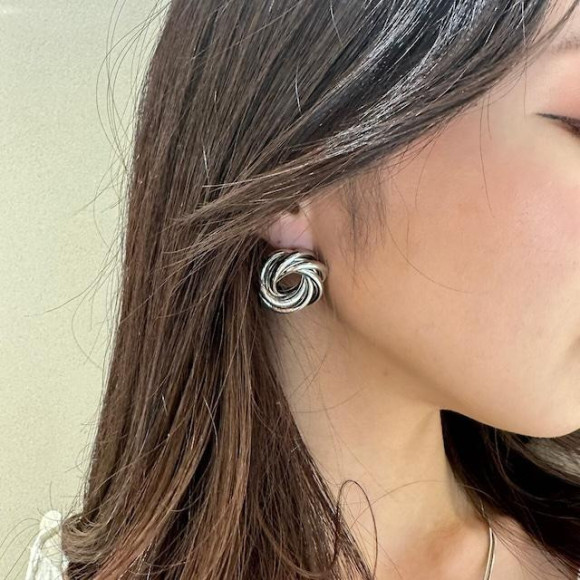 シンプルサークル ボリューム ピアス