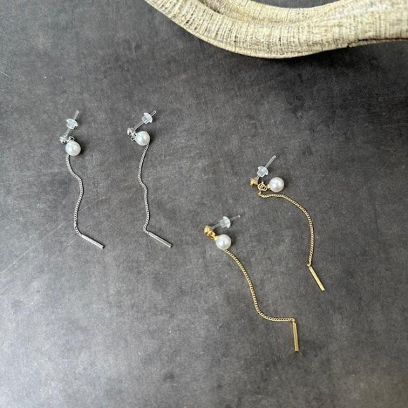 【金属アレルギー対応 】パールデザイン ロング ピアス/樹脂