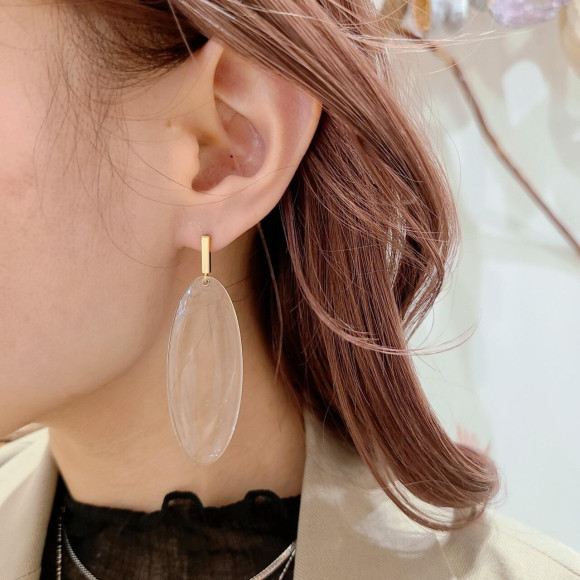 存在感抜群！オーバル アクリルプレート スイング ピアス