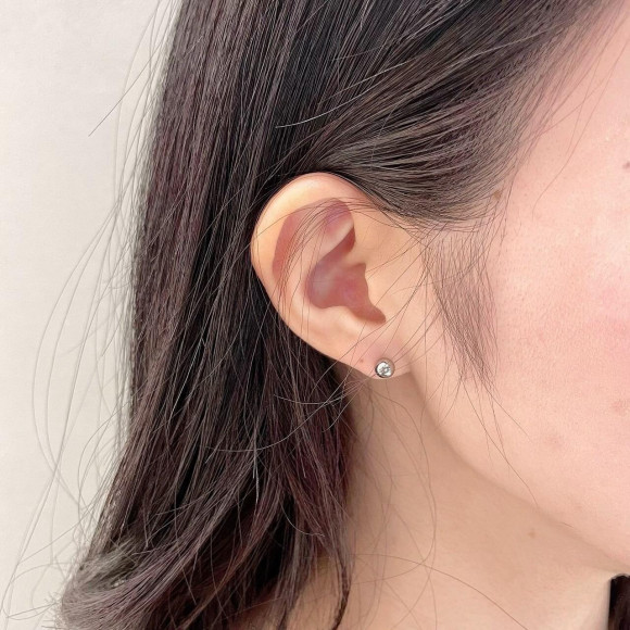 ミニ メタル ボール ピアス/サージカルステンレス