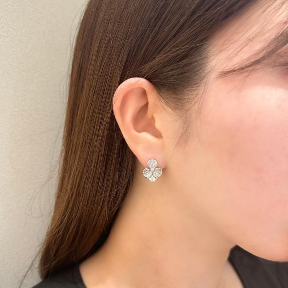 【金属アレルギー対応】ビジュー クローバー パール ピアス/silverポスト