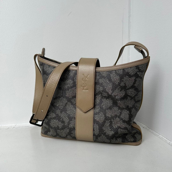 vintage YVES SAINT LAURENT〈イヴ・サンローラン〉ショルダーバッグ