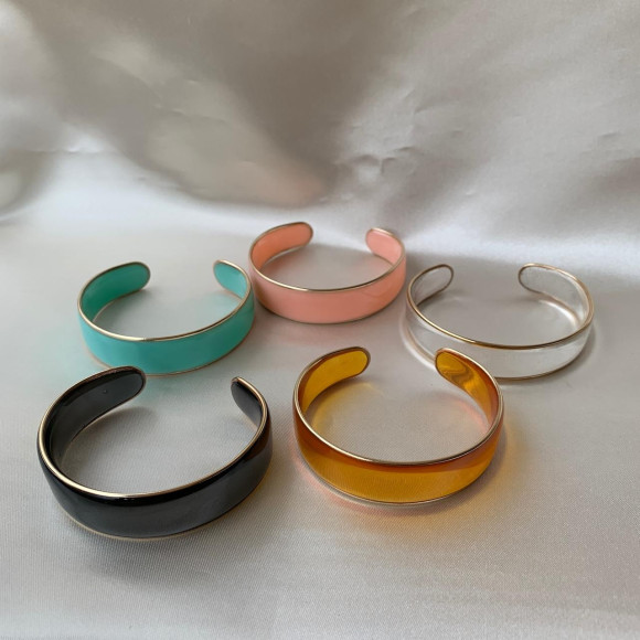 ゴールド ライン アクリル バングル