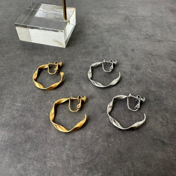 【金属アレルギー対応】メタルツイスト フープイヤリング/サージカルステンレス