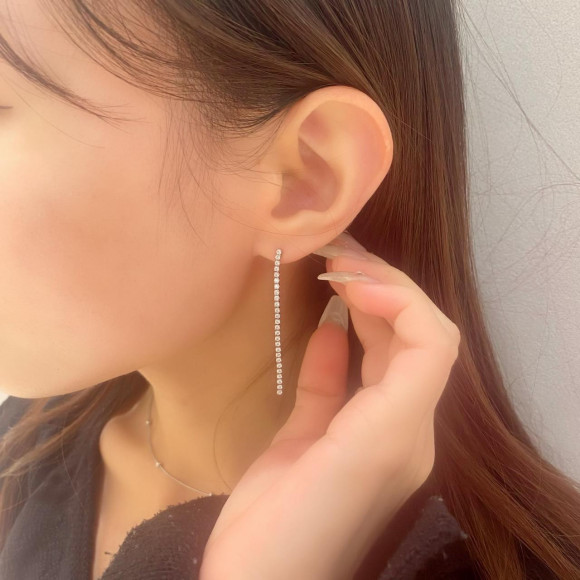 สแตนเลสต่างหู / ผ้าขนสัตว์ Cal ที่เพชรยาว