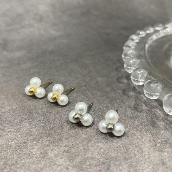 [การรองรับโรคภูมิแพ้โลหะ] สแตนเลสไข่มุกการออกแบบต่างหู / ผ้าขนสัตว์ Cal