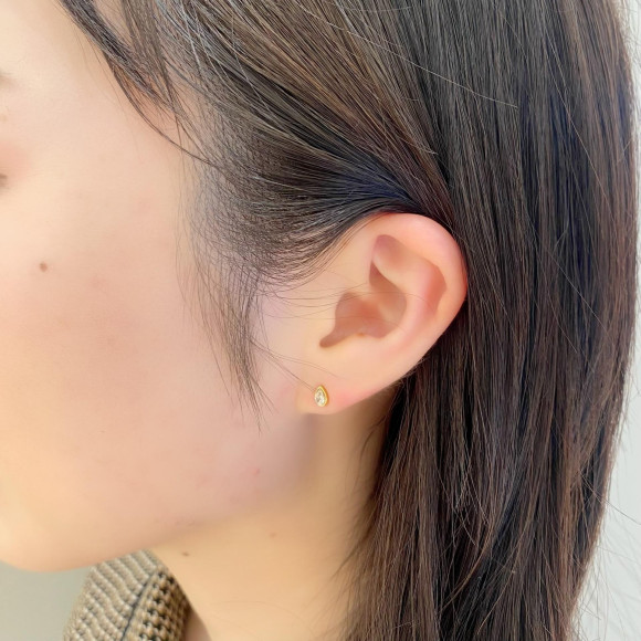 [Metal Allergy] Bijudrop motif pierced earrings/Surge Carsten Less