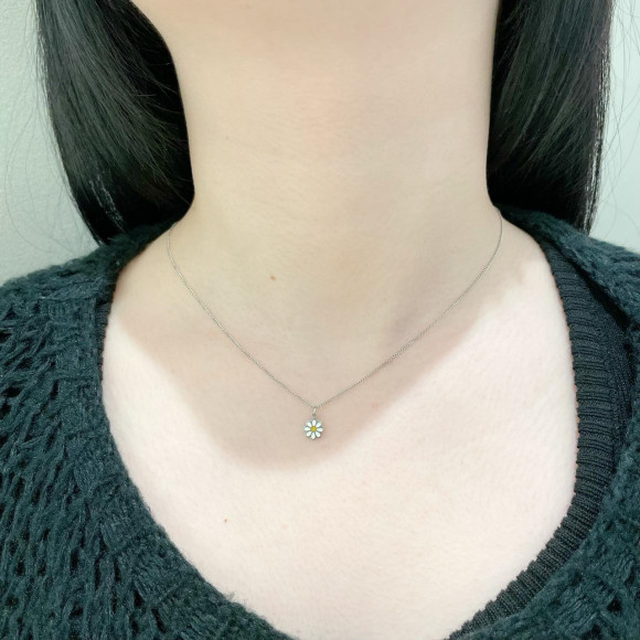 【金属アレルギー対応】デイジー モチーフ ネックレス/ステンレス