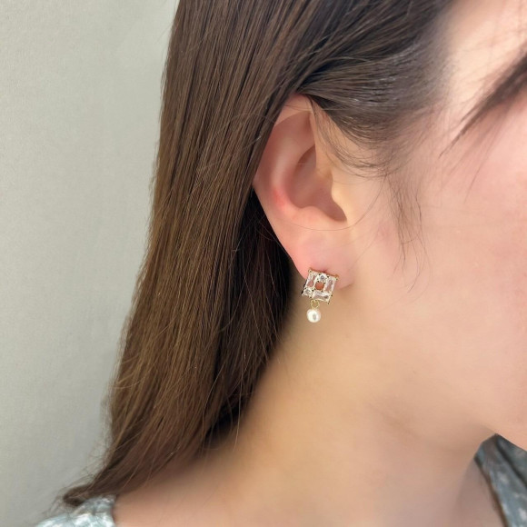 【金属アレルギー対応】スクエア ビジュー パール ピアス/silverポスト