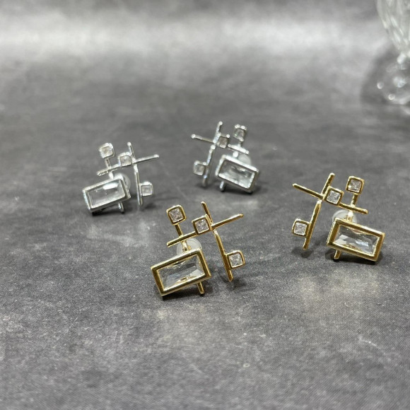 【金属アレルギー対応】ジオメトリー デザイン ピアス/Silverポスト