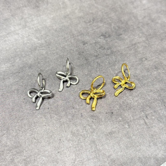 【金属アレルギー対応】リボンフープ デザイン ピアス/サージカルステンレス
