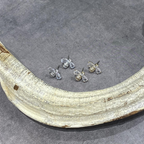 【金属アレルギー対応】bee　ビジュー ピアス/Silverポスト