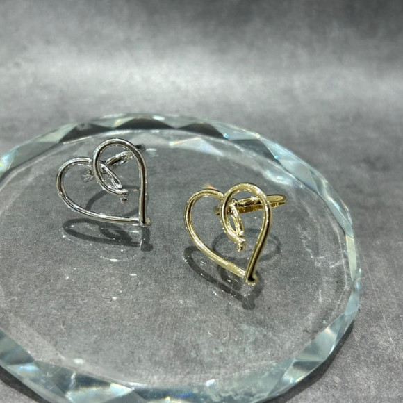 〈リング〉ハートモチーフ　メタル　リング