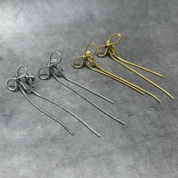 【金属アレルギー対応 】リボン　メタル　サージカルステンレス　イヤリング