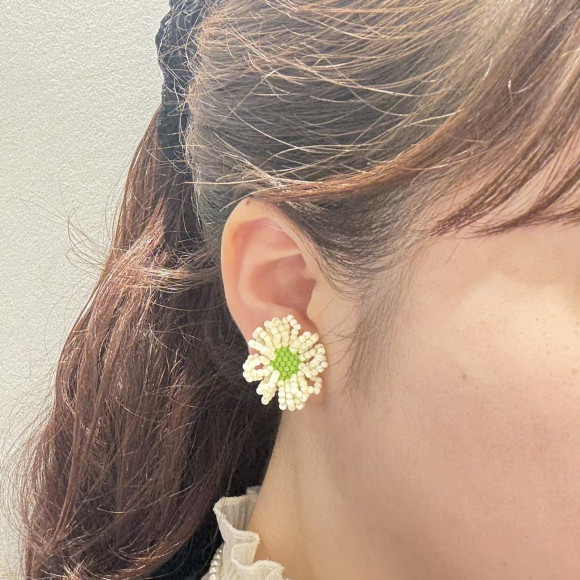 ビーズ フラワー イヤリング