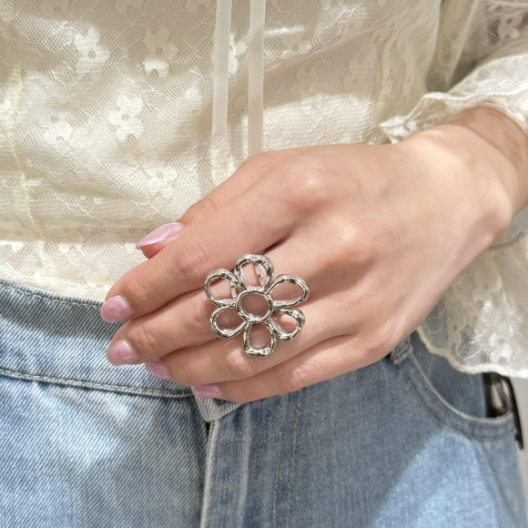 เวทีมวยโลหะดอกไม้