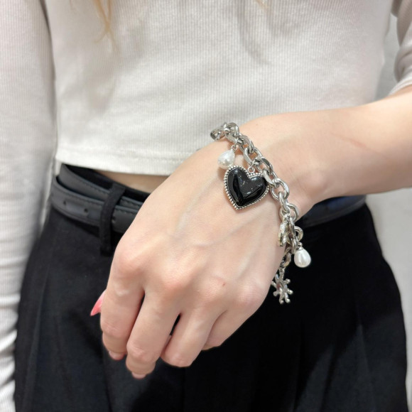 大人気ハンドメイドアクセサリー