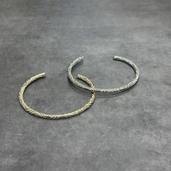 メタルバングル