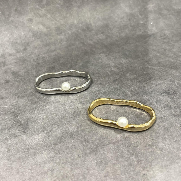 Pearl double finger ring